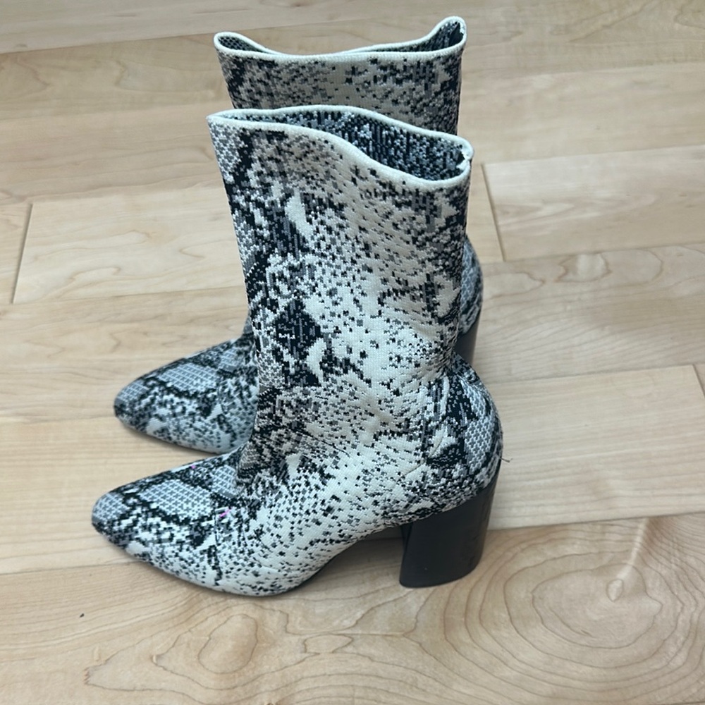 Snakeskin Pattern Women's Boots